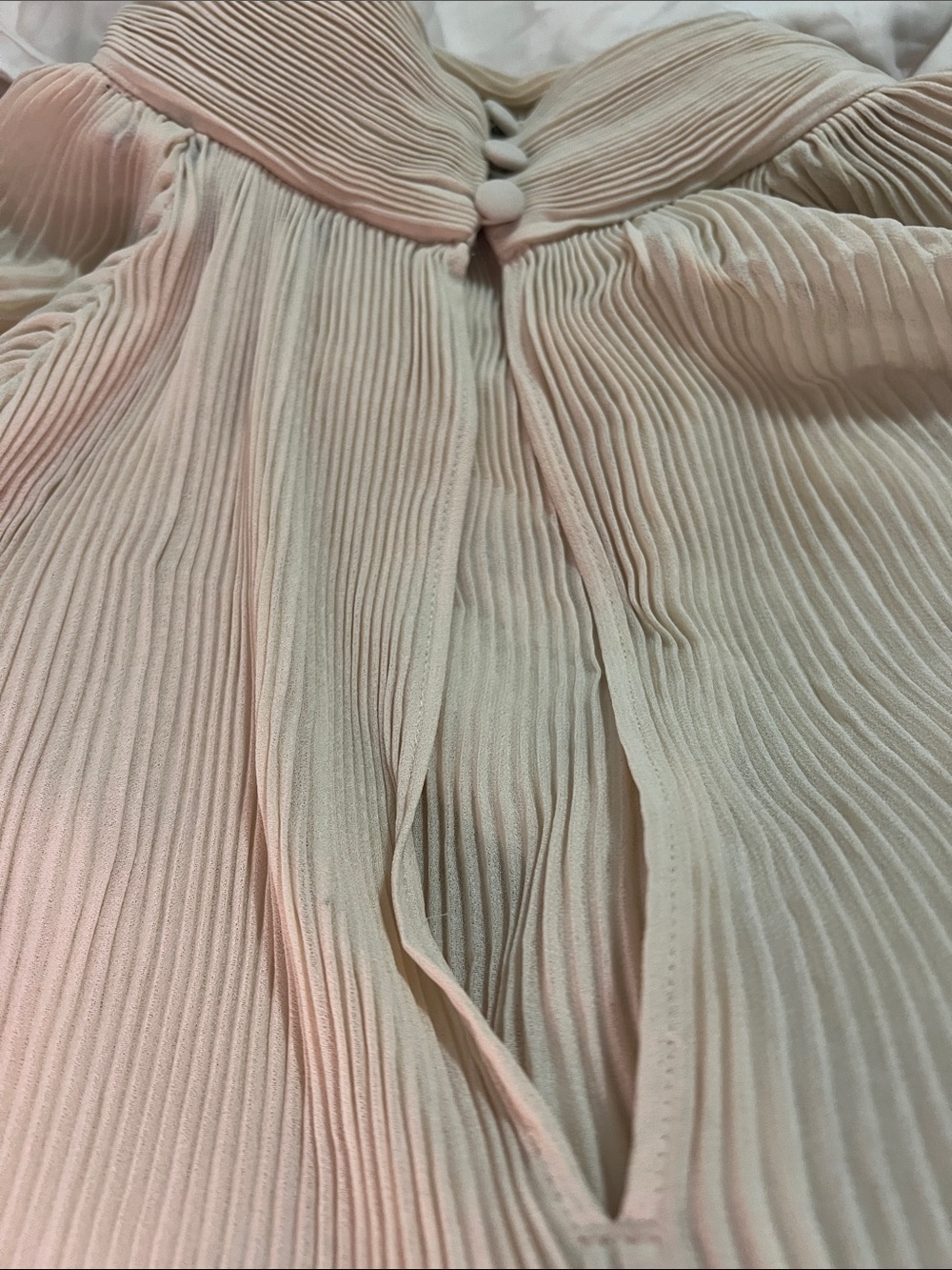Banana Republic Elegant pleated blouse - Picture 13 of 13